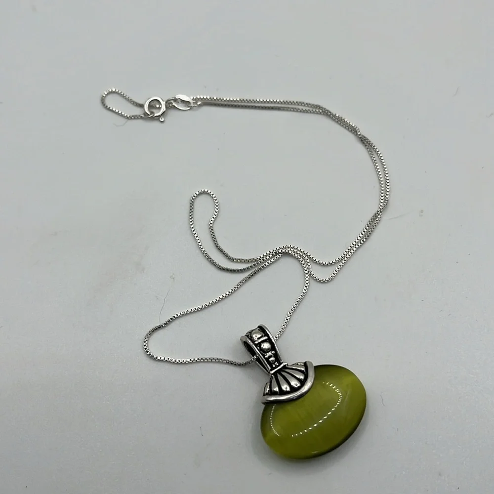 VINTAGE GREEN CAT EYE PENDANT 925 STERLING SILVER BOX CHAIN NECKLACE